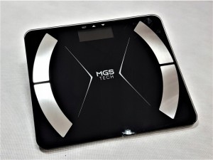 Waga łazienkowa elektroniczna szklana czarna BMI